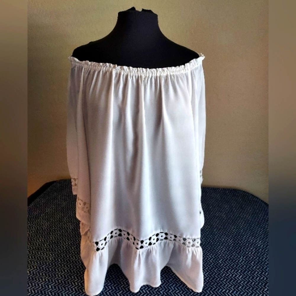 Indigo off shoulder blouse, sz XL  White